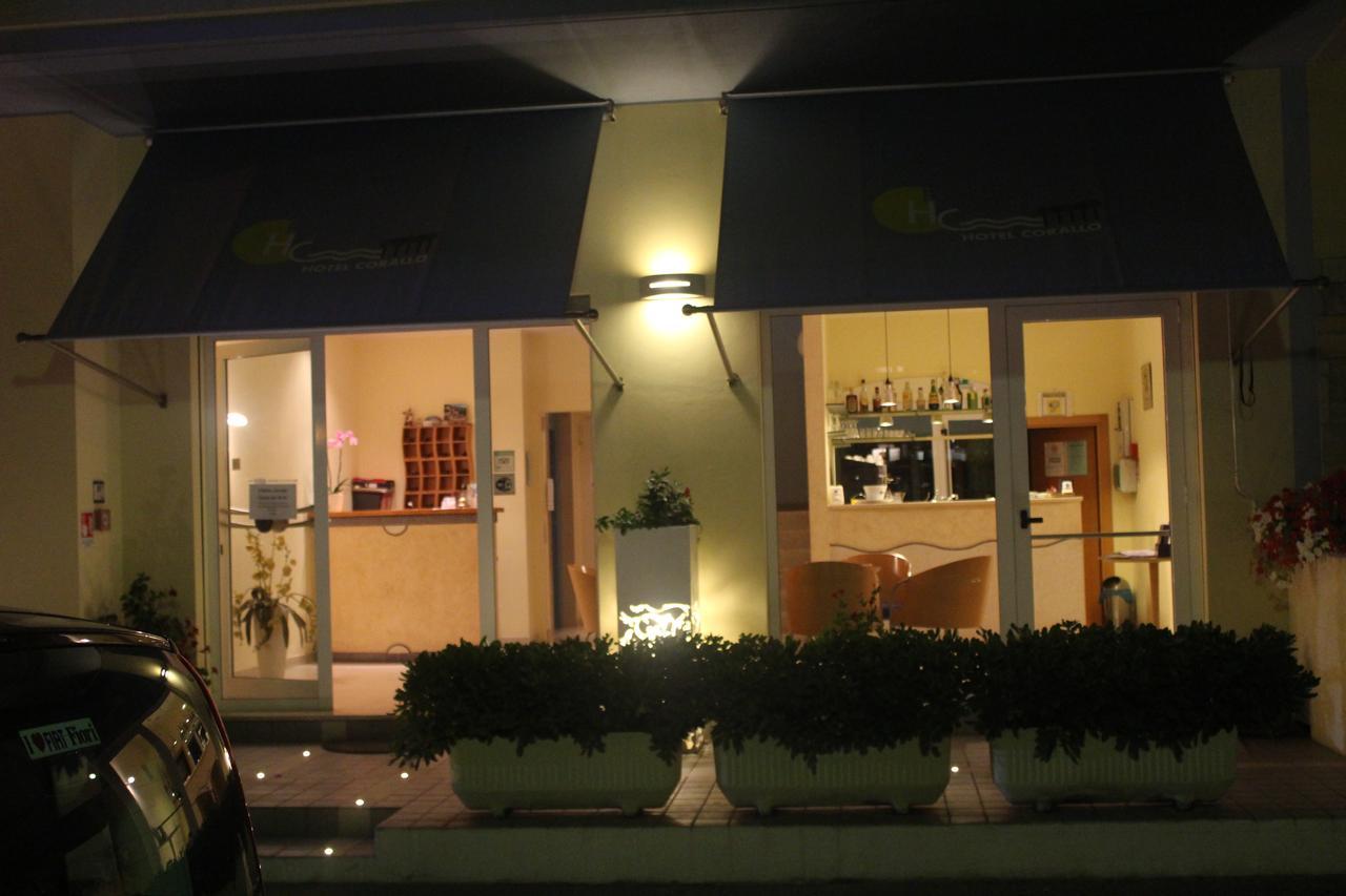 Hotel Corallo Pineto Bagian luar foto